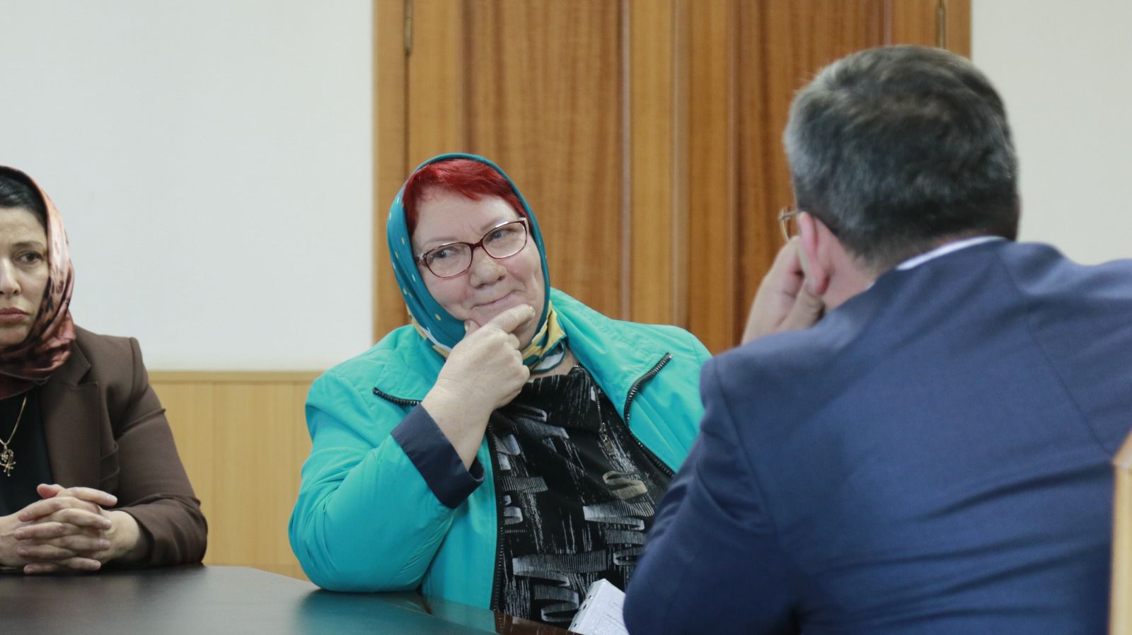 Министр труда и социального развития Республики Дагестан Магомедзагид Кихасуров провел выездной личный прием граждан в администрации города Кизляра.